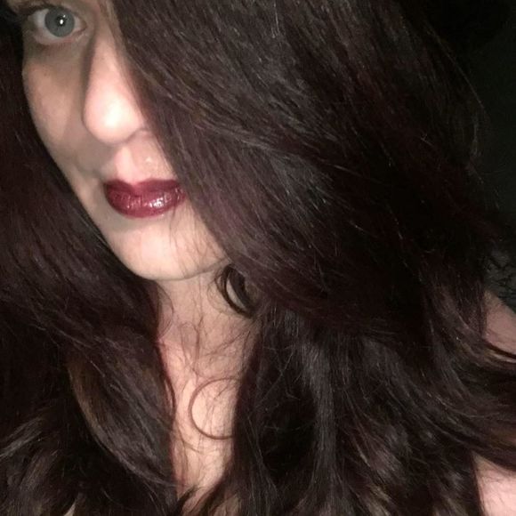 Meet your Posher, Lisa - Picture 1 of 1